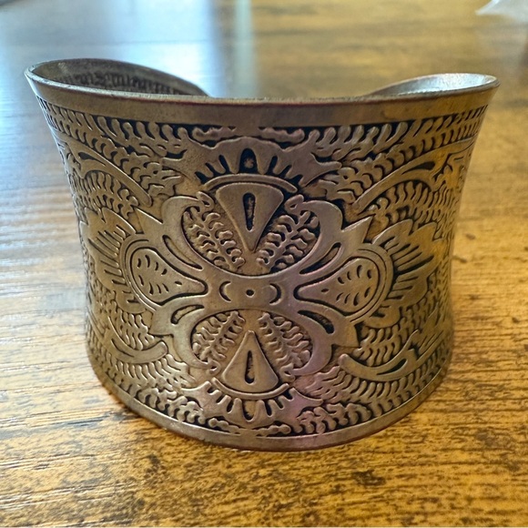 Unavailable-Vintage Floral Etched Art Silver Nickel 2” Wide - Picture 2 of 6